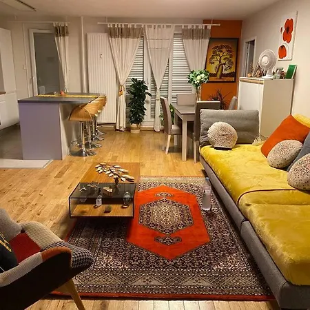 Angele Stephen نيس